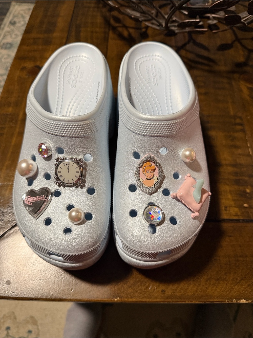 CROCS Siren Cinderella 75th Anniversary Heels . - Picture 3 of 9